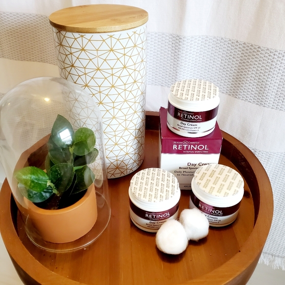 3 Pc Skincare Cosmetics Day Cream With SPF 20 Daily Moisturizing Cream - Picture 6 of 7